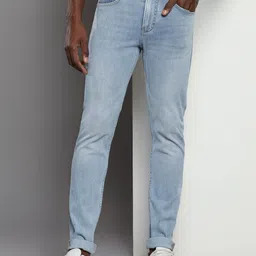 Calvin Klein Men Clean Look Straight Fit Mid Rise Light Fade Stretchable Jeans-image-22
