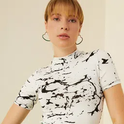 TANDUL Abstract Printed Crop Top image 2