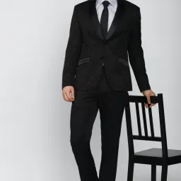 Men Single Breasted - 2 button Solid Suit-image-28