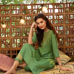 Sangria Women Green Ethnic Motifs Yoke Design Kurta with Trousers-image-11