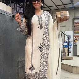 KALINI Floral Embroidered Regular Thread Work Kurta with Trouser & Dupatta image 2
