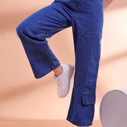 Freehand by The Indian Garage Co Women Relaxed Fit Clean Look Light Fade Cotton Jeans-image-70
