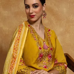 Varanga Women Floral Embroidered Regular Thread Work Pure Cotton Kurta with Trousers & With Dupatta-image-6