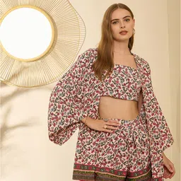 Berrylush Pink Floral Printed Shoulder Straps Casual Crop Top With Short & Shrug-picture-34