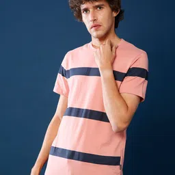 Campus Sutra Men Brown Colourblocked Extended Sleeves Pockets Outdoor T-shirt-image-49