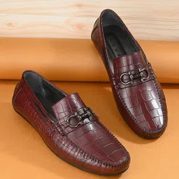 San Frissco Men Textured Lightweight Memory Foam Leather Horsebit Loafers-11
