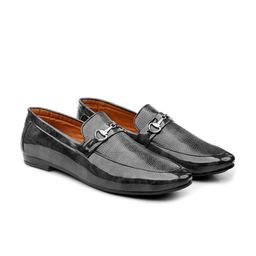 Bxxy Men Textured Embellished Lightweight Horsebit Loafers-6
