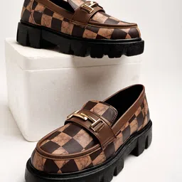 Shoetopia Girls Checked Heeled Lightweight Loafers-image-91