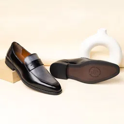 LOUIS STITCH Men Leatherette Dual Tone Shade Moccasin Shoes-image-18