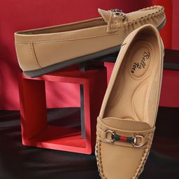Bella Toes Women Embellished Lightweight Memory Foam Horsebit Loafers-41