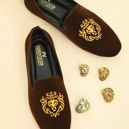 Fashion Victim Men Embellished Lightweight Loafers-image-74
