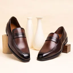 LOUIS STITCH Men Leatherette Dual Tone Shade Moccasin Shoes-image-15