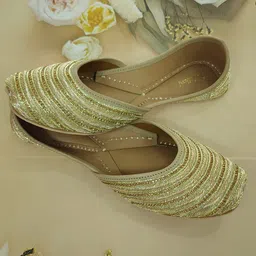 Fulkari Round Toe Embellished Leather Mojaris-40