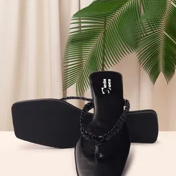 TWIN TOES Braided T-Strap Flats-31