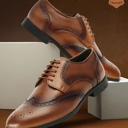 Carlton London Men Textured Round Toe Leather Formal Brogues-image-13