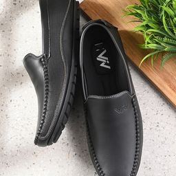 VIV Men Textured Slip On Driving Shoes-3