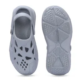 HRX by Hrithik Roshan Men Grey Textured Croslite Clogs image 4