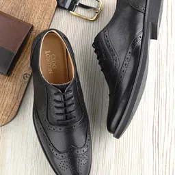 CLOG LONDON Men Textured Leather Formal Brogues-image-12