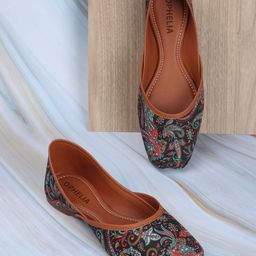 OPHELIA Women Embellished Round Toe Mojaris Flats-57
