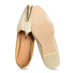 Aristitch Men Cream-Coloured Woven Design Mojaris image 3