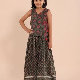 Sangria Girls Green Floral Printed Gotta Patti Pure Cotton Round Neck Lehenga Choli-image-38