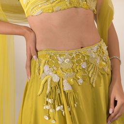 ONE KNOT ONE Embroidered Made to Measure Lehenga & Blouse With Dupatta image 3
