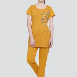 ELPIDA Floral Printed Round Neck T-Shirt & Pyjama-image-30