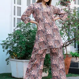ODETTE Floral Printed V-Neck Tunic with Mid-Rise Palazzo Co-Ords-image-8