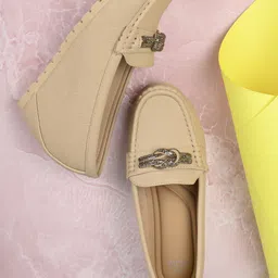Jove Round Toe Platform Heels-3