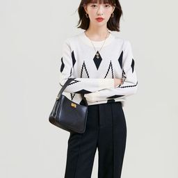 JC Collection Geometric Printed Round Neck Pullover Sweater image 5