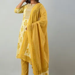 KASHEEDA Floral Printed Regular Mirror Work Kurta with Trousers & With Dupatta image 5