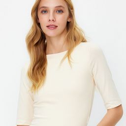 Trendyol Round Neck Fitted Top-image-66