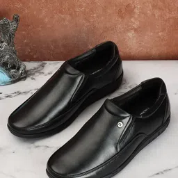 Carlton London Men Leather Square Toe Lightweight Comfort Insole Loafers-image-14