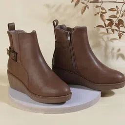 Metro Women Textured Round Toe Block Heeled Chelsea Boots-38