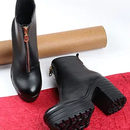 Shoetopia Girls Black Solid Block Heeled Boots-18