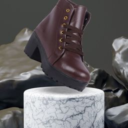 TWIN TOES Brown Block Heeled Boots-80