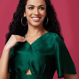 Globus V-Neck Flared Sleeves Cut-Outs Regular Crop Top-image-19