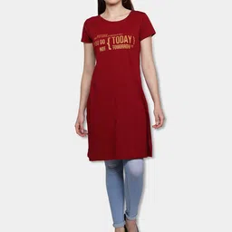 Fleximaa Maroon Printed Longline Cotton T-Shirt-image-18