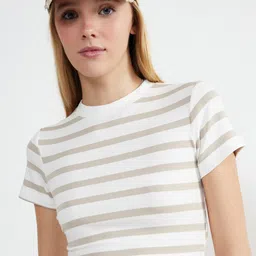 Trendyol Striped Crop Top-picture-24
