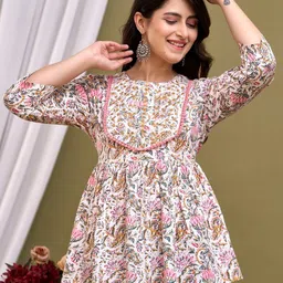 A&K Floral Print Peplum Top-image-84