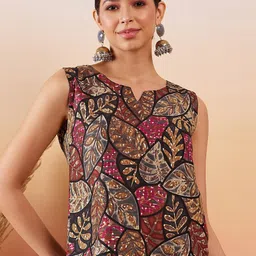 InWeave Floral Print Notch Neck Top-image-24