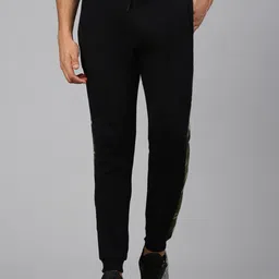 MADSTO Men Camouflage Printed Mid-Rise Cotton Gym Track Pant-image-49