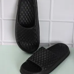 The Roadster Lifestyle Co. Men Black Textured Lightweight Slider Flip Flops-picture-30