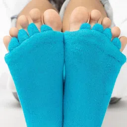 Queue Cotton Ankle-Length Toe Separator Socks image 5