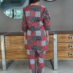 Freesia Array V Neck Floral Printed Night suit image 3