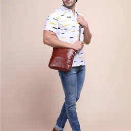 Sassora Unisex Textured Leather Messenger Bag-15
