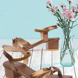 Picktoes Textured Block Heels-16