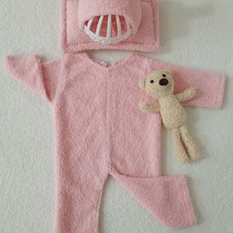 Babymoon Infants Set Of 4 Velvet Romper, Toy, Pillow & Cap Baby Photoshoot Props-9