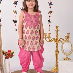 Kinder Kids Girls Pink Floral Printed Sleeveless Pure Cotton Kurta with Dhoti Pants-picture-44