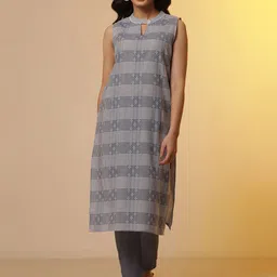 AURELIA Floral Printed Regular Band Collar Pure Cotton Straight Kurta With Trousers-2